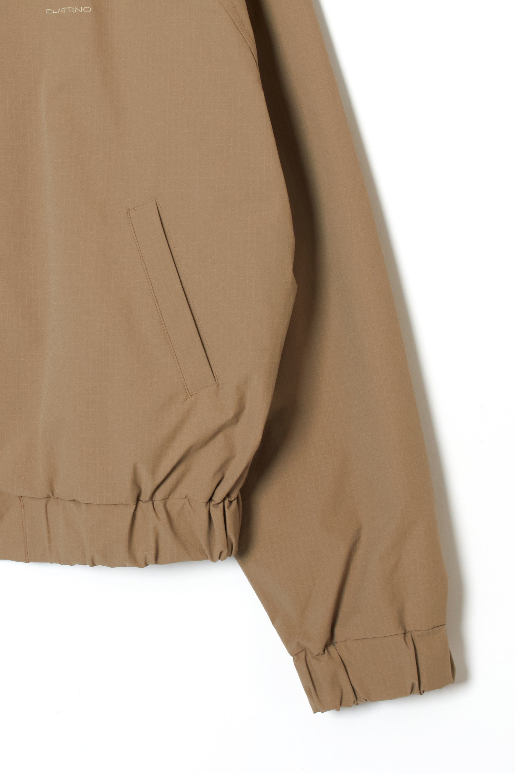 トラックジャケット