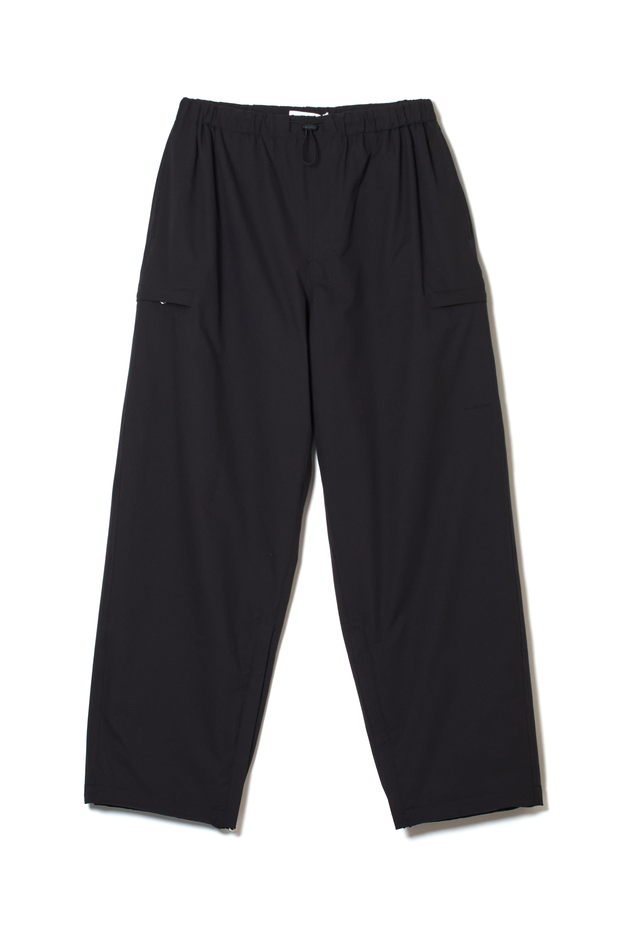 トラックパンツ