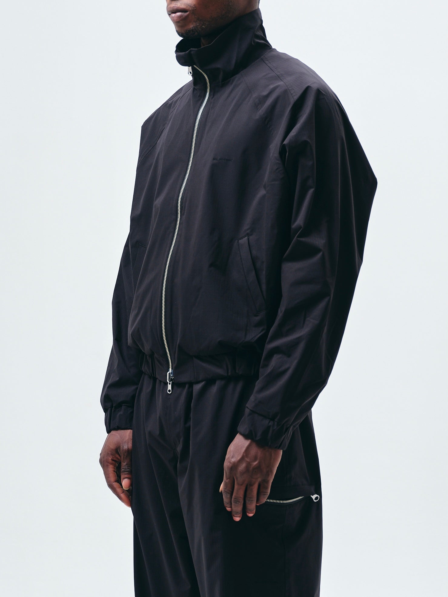 トラックジャケット