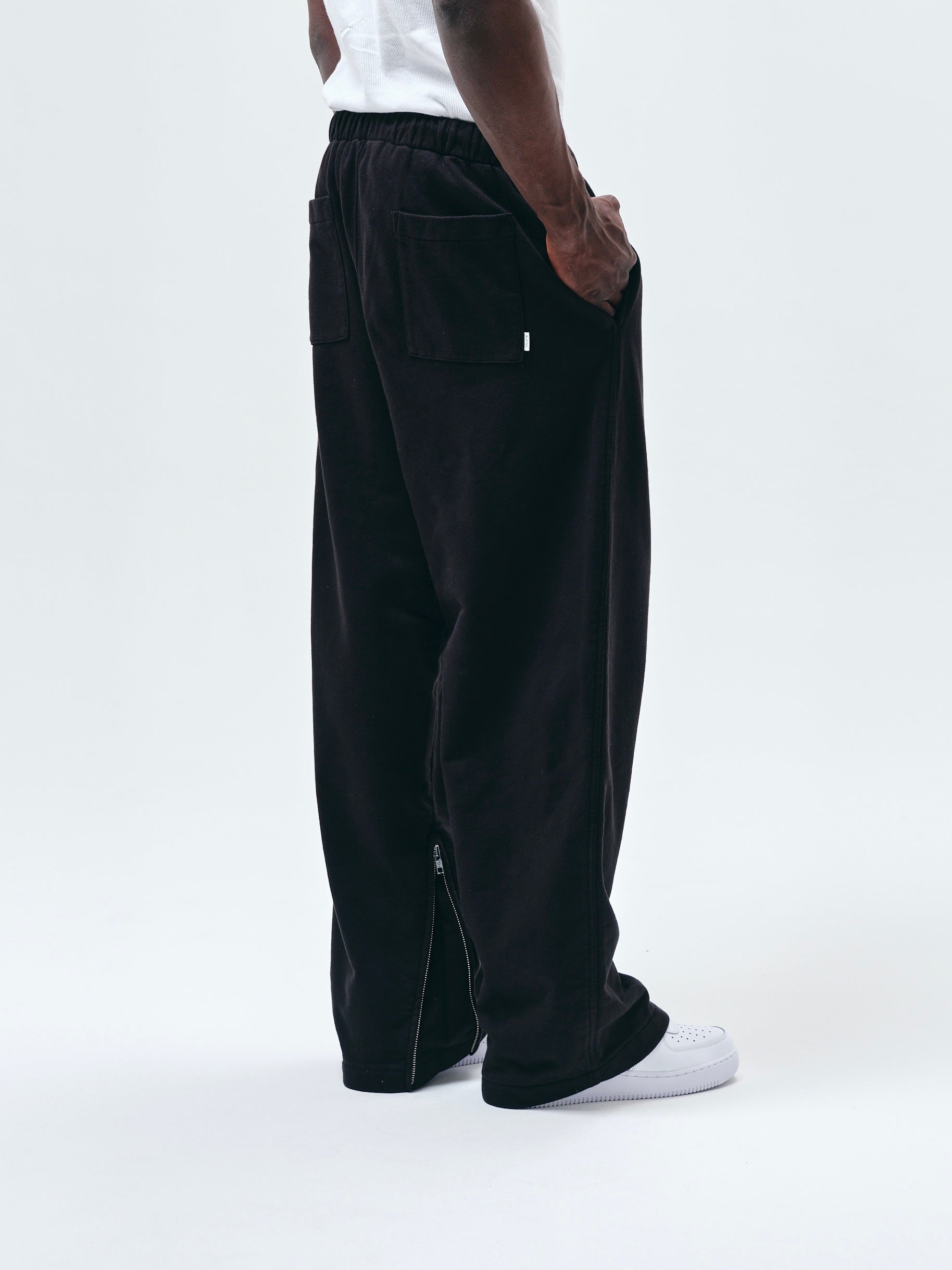 スウェットパンツ