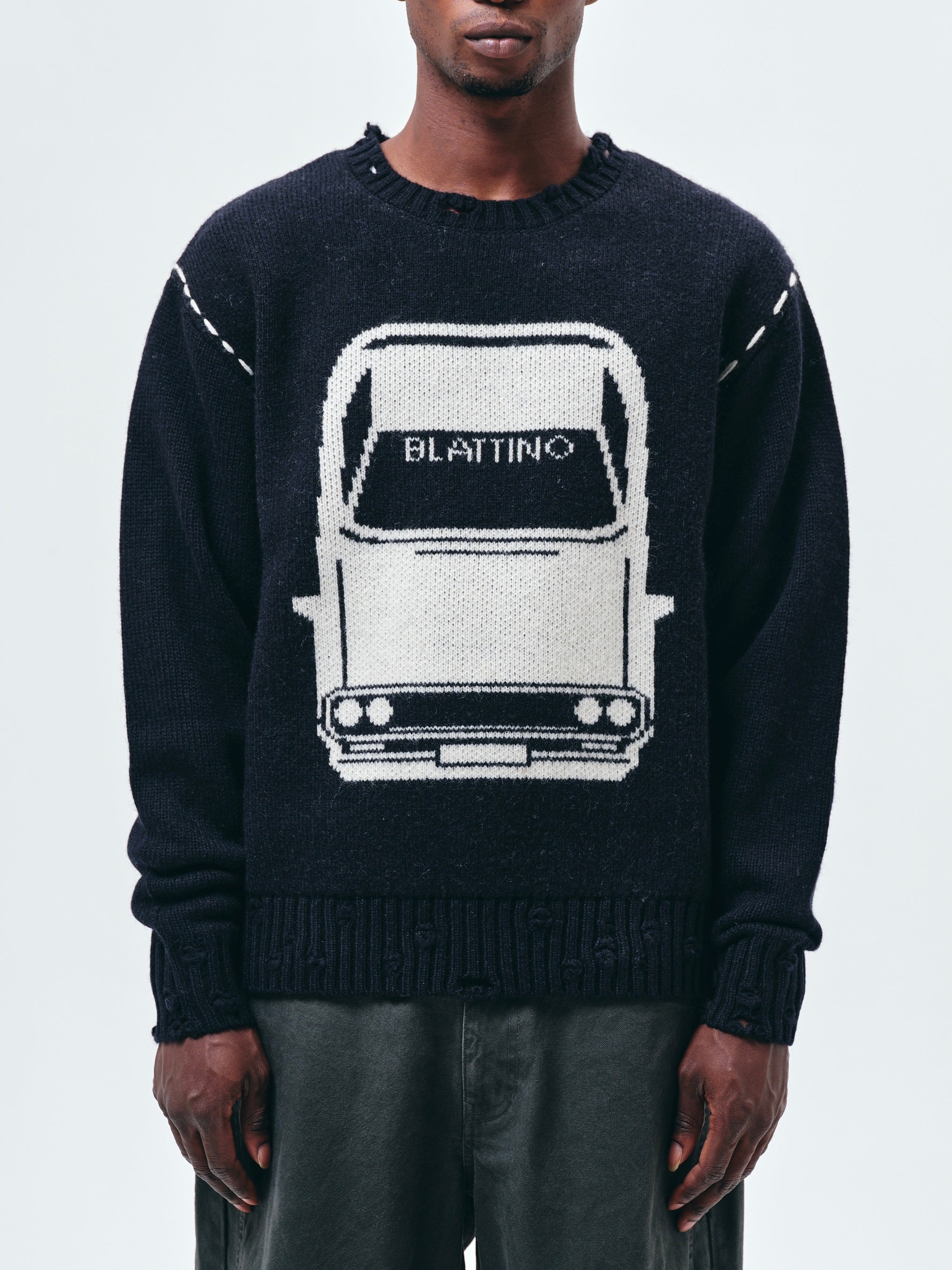 クルーネックセーター