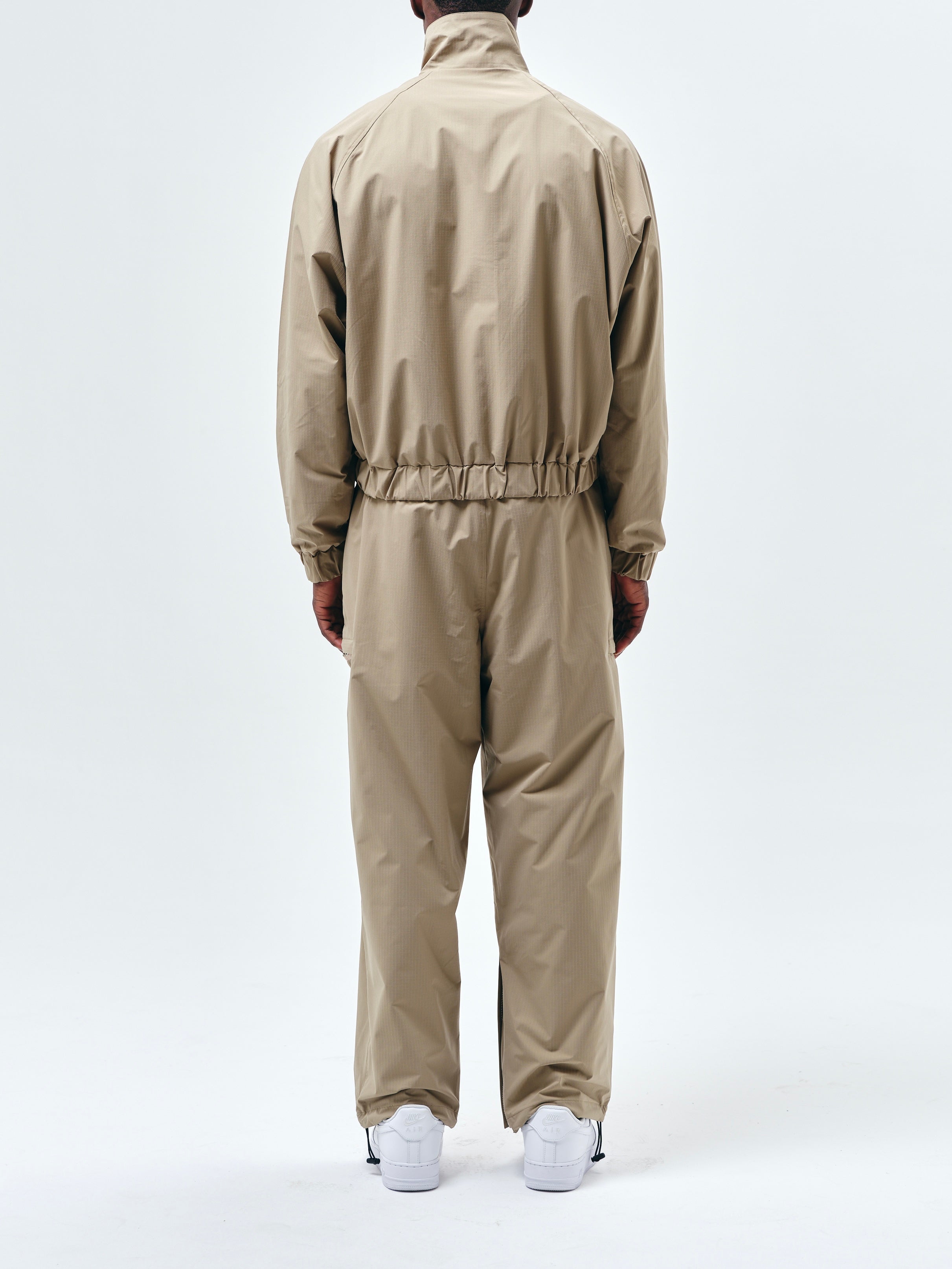 トラックジャケット